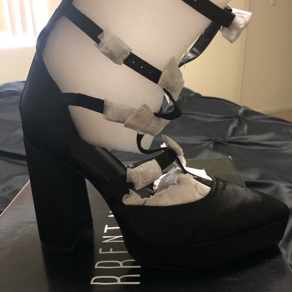 🖤🖤Current Mood Black w/Rhinestone Bows